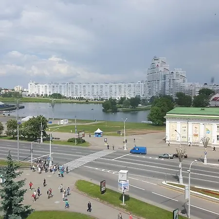 Apartment On Pobeditelei 3 *